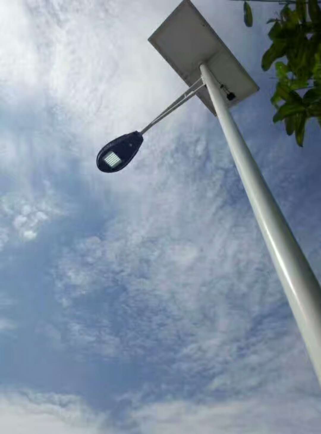 【華可案例】海南瓊海農村太陽(yáng)能路燈道路亮化工程